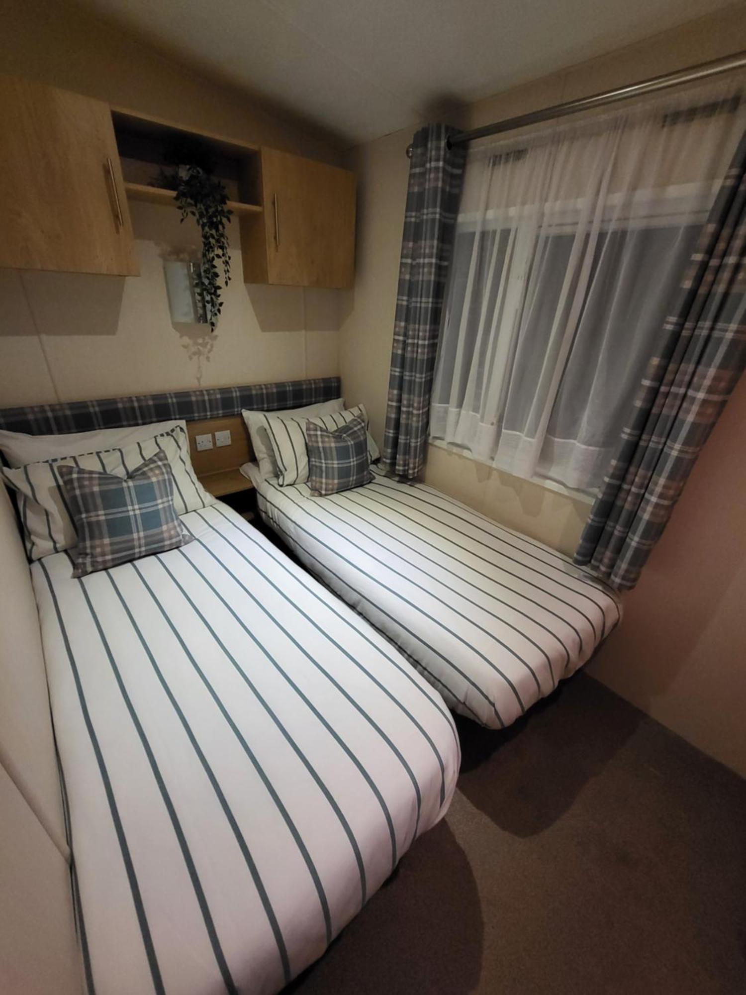 89 Main Park , Lilliardsedge * Harrietsfield